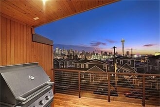 Building Photo - Modern Urban Living with Iconic Skyline Views  + 2 Weeks Free Rent