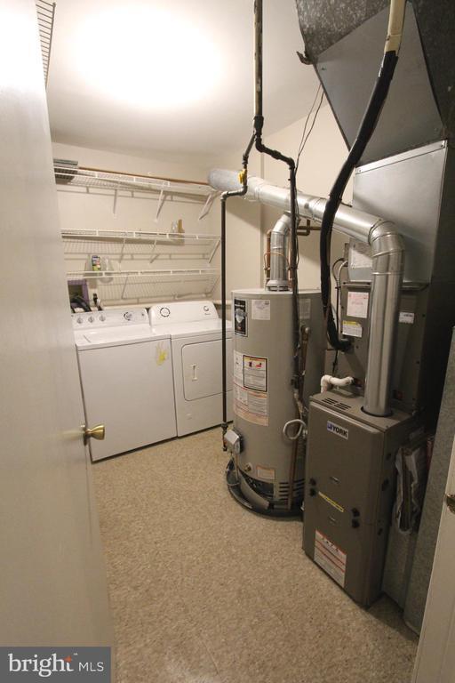 Building Photo - 83 Willow Ct