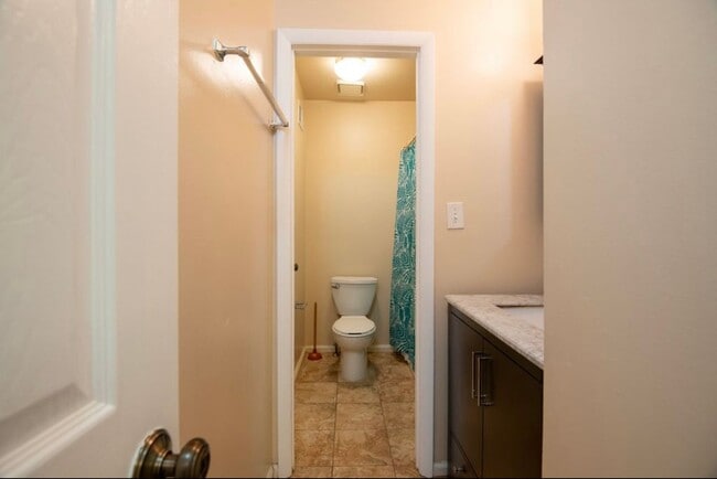 Building Photo - Bright 3 Bedroom Takoma Townhome with Park...