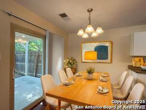 Building Photo - 6734 Honeyridge Ln
