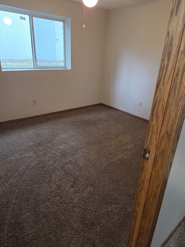 Building Photo - 315 N 1st St