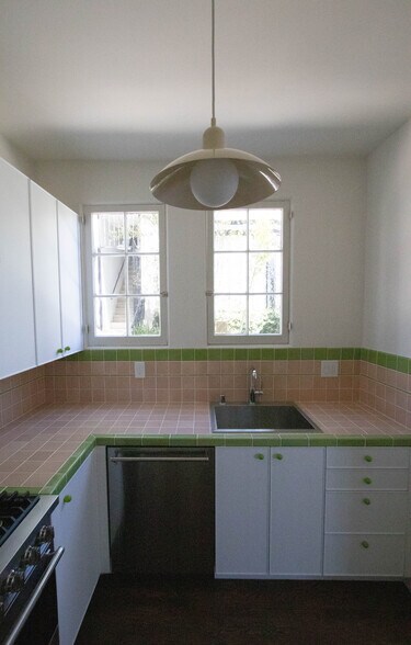 Building Photo - 4451 Clarissa Ave
