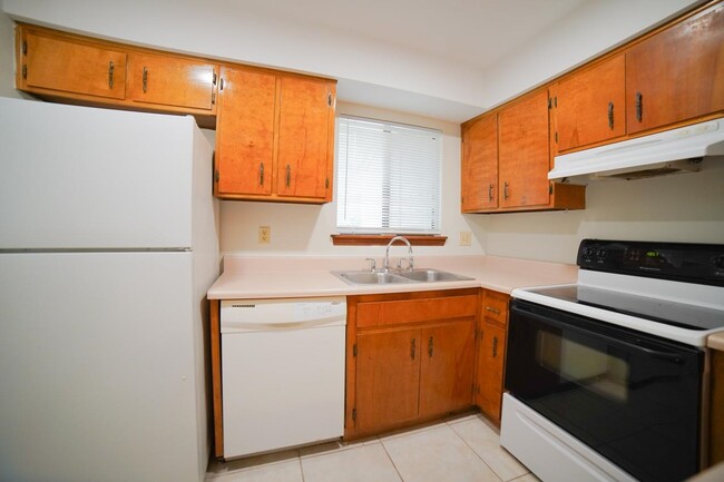 Building Photo - 1820 Nicklaus Dr