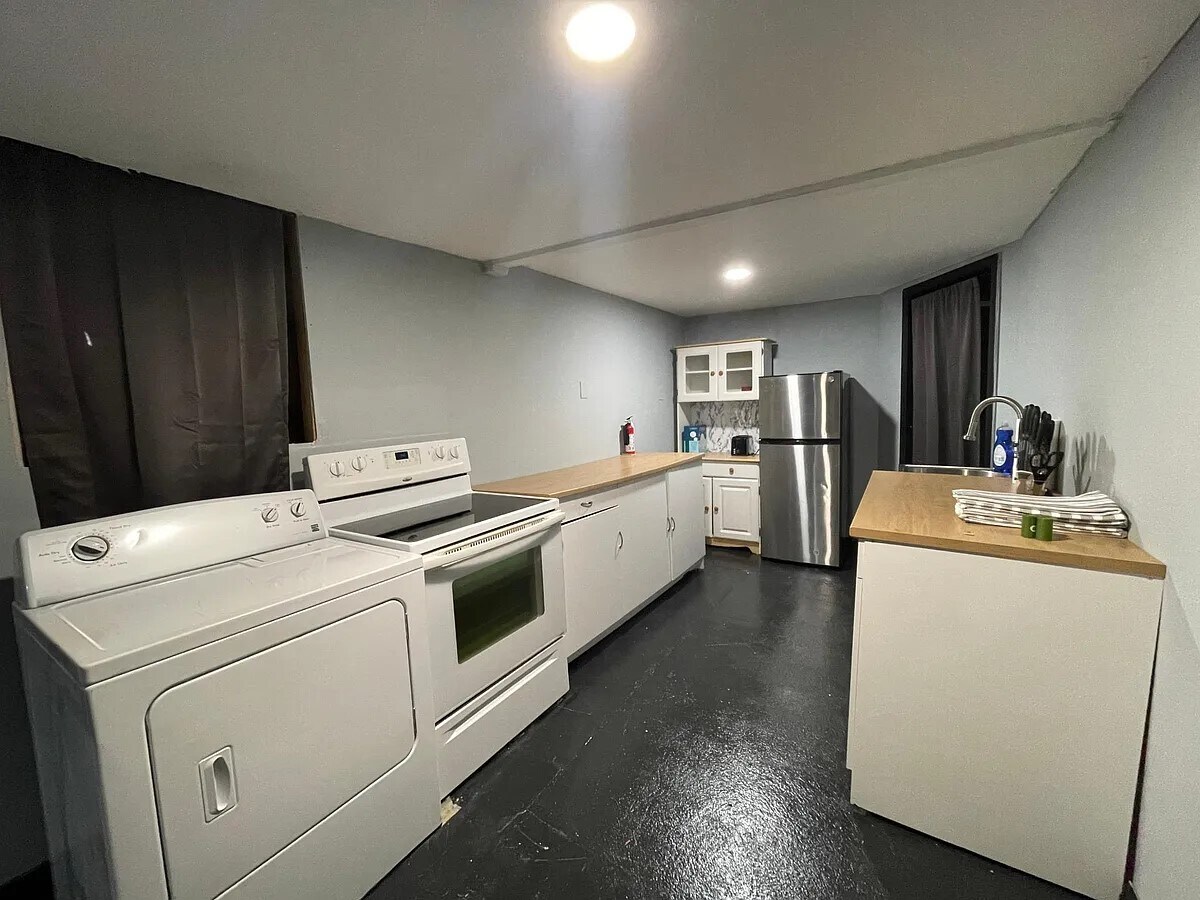 Building Photo - 1144 S 22nd St