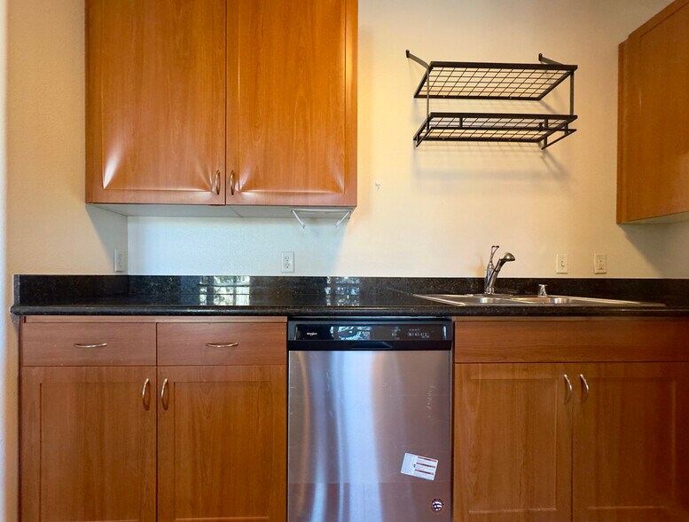 Building Photo - 1121 40th St