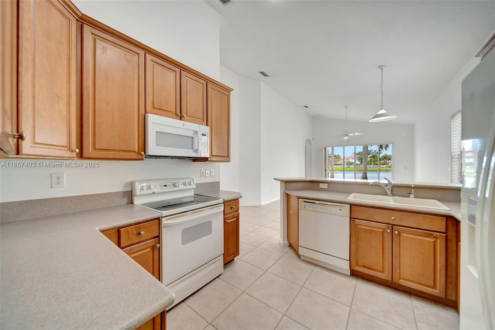 Building Photo - 7314 NW 19th Ct