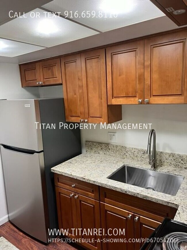 Building Photo - 770 Carro Dr