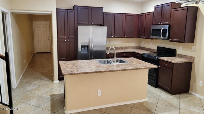 Building Photo - 15174 W Desert Hills Dr
