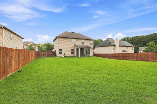 Building Photo - 636 Amrose Way