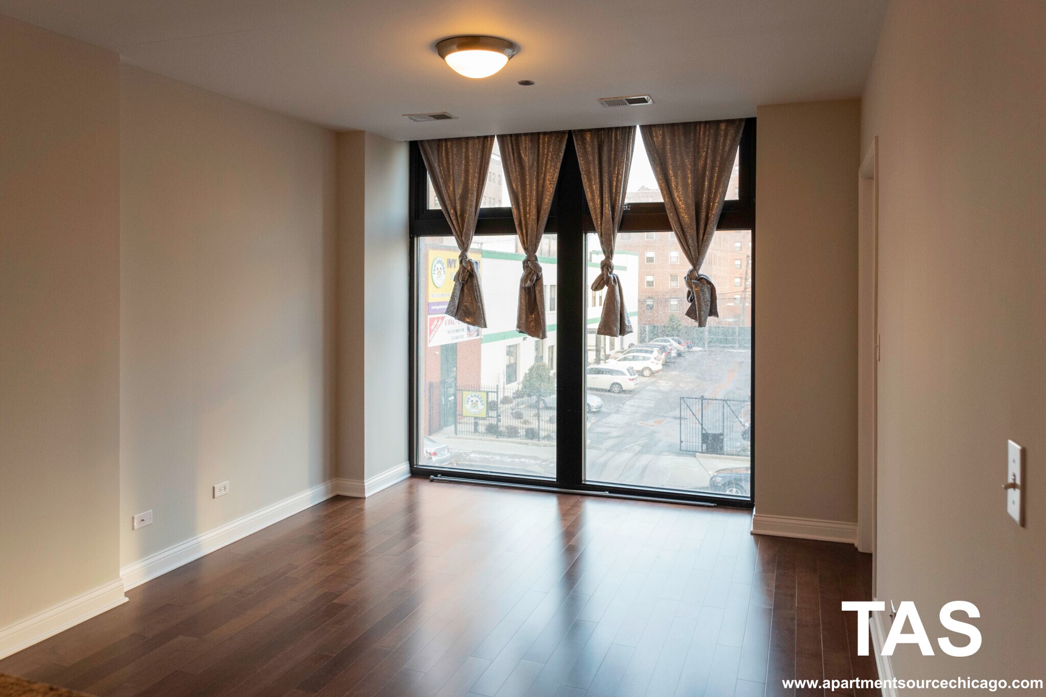 Building Photo - 1464 S Michigan Ave