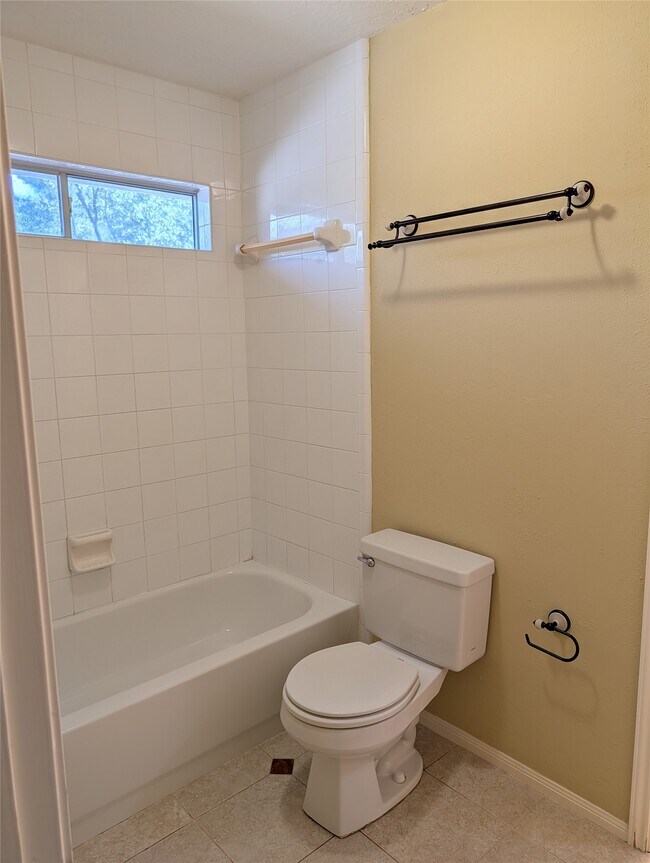 Building Photo - 15222 Holland Fields Cir