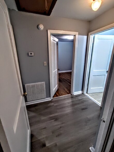 Building Photo - 100 Willow Ave