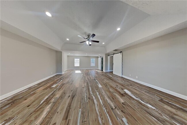 Building Photo - 537 Paper Ridge Ln