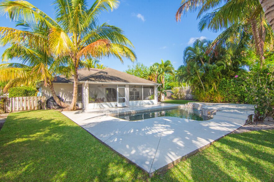 Building Photo - 2470 Compass Pointe Dr