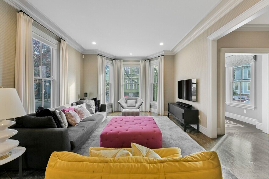 Primary Photo - 13 Greenough Ave