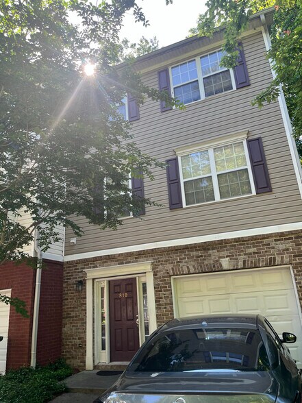Primary Photo - 810 Celeste Ln