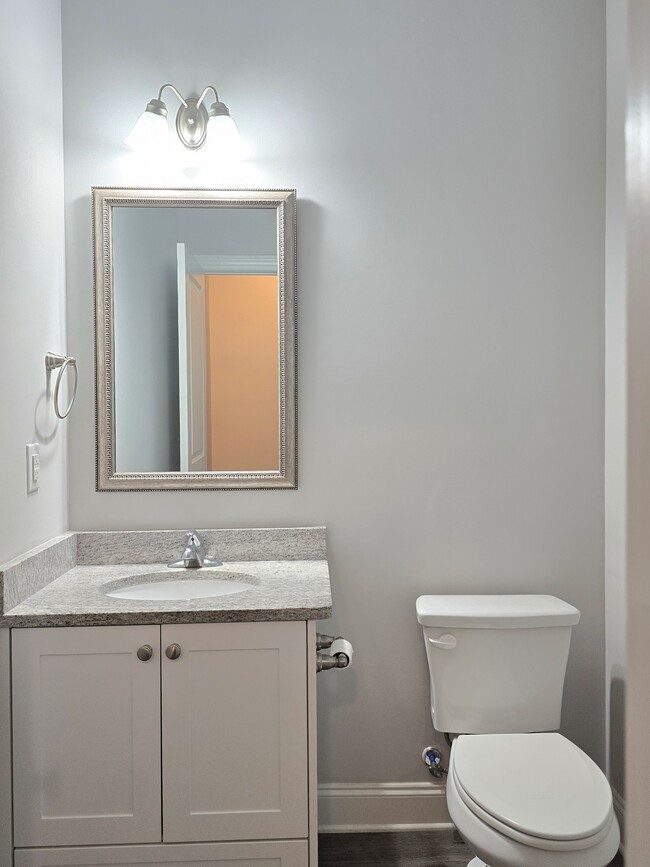 Building Photo - 1810 Butternut Dr