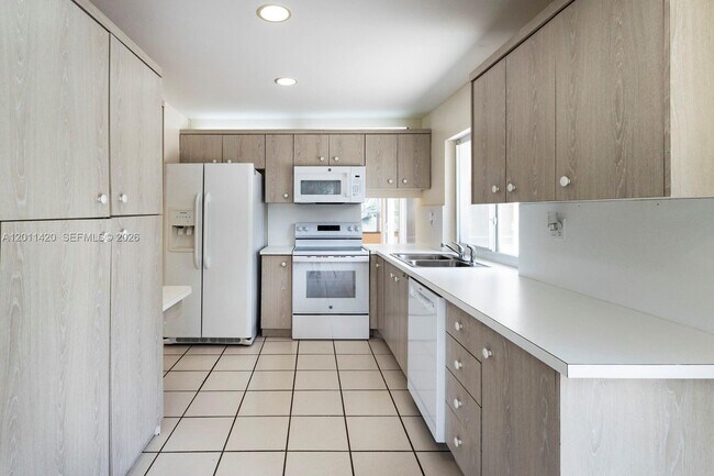 Building Photo - 13530 SW 109th Terrace
