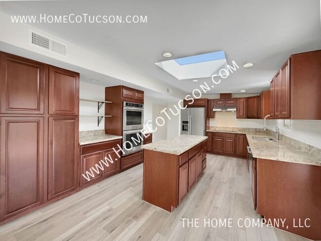 Building Photo - 8628 N Placita Del Cardo