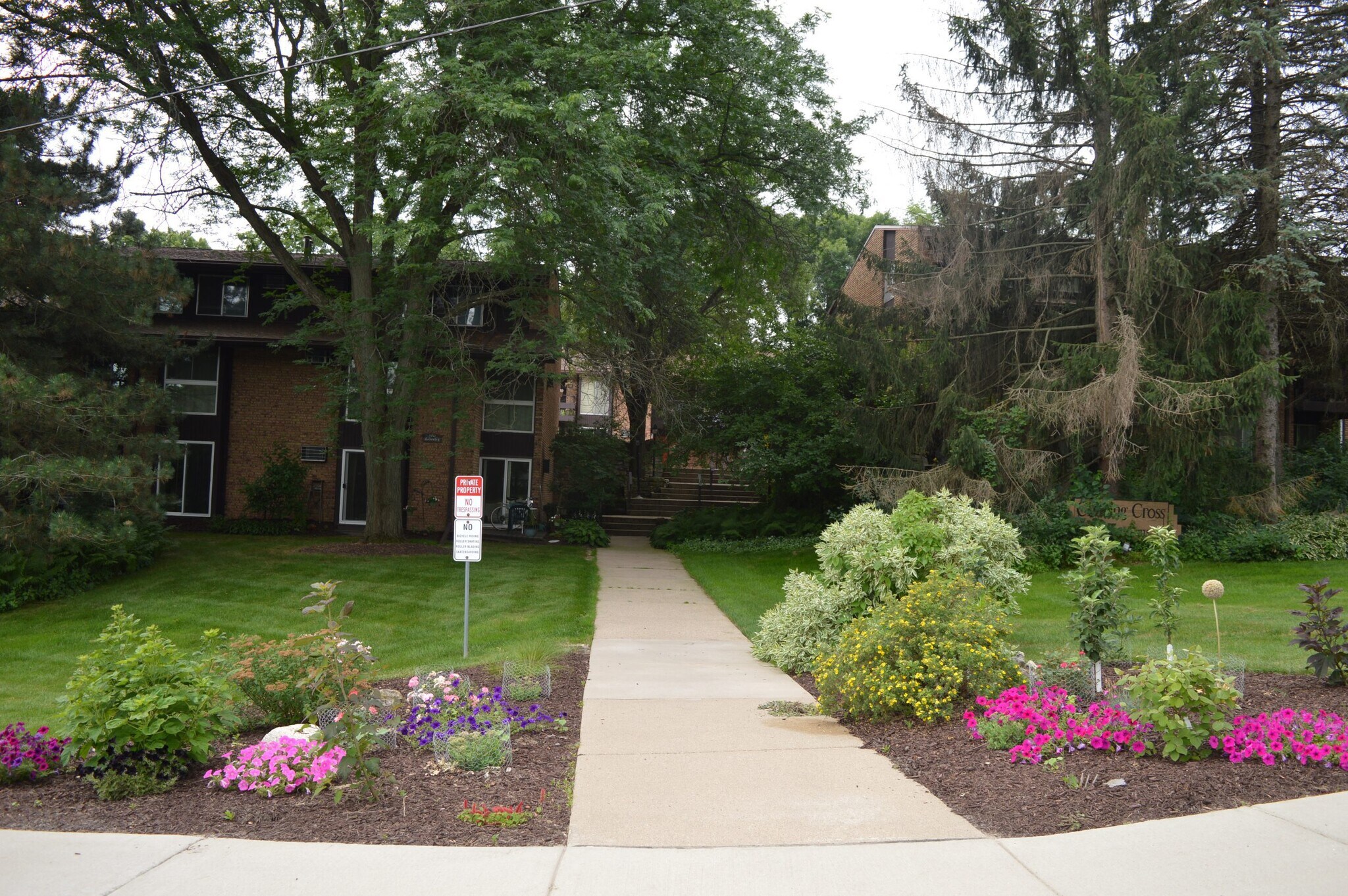 Building Photo - 6245 Charing Cross Ln