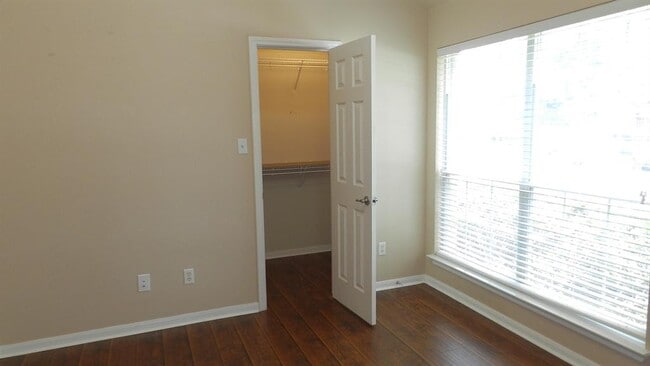 Building Photo - 613 Hickory Run Dr