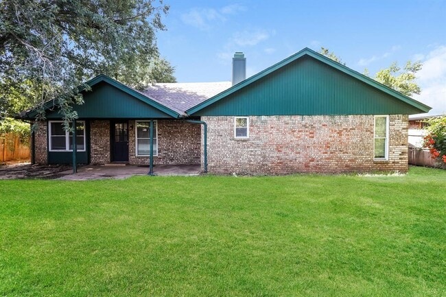 Building Photo - 2705 Pinto Trail