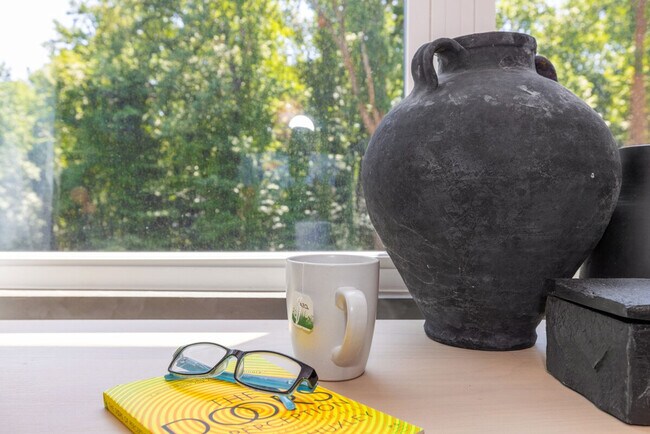 Building Photo - 4235 Raney Way