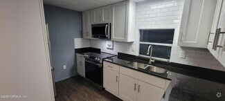 Building Photo - 10906 Olivewood Ln
