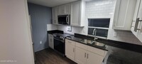 Building Photo - 10906 Olivewood Ln