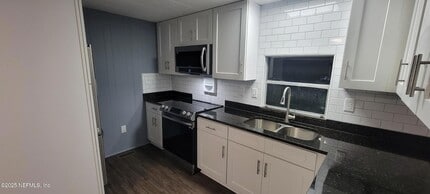 Building Photo - 10906 Olivewood Ln
