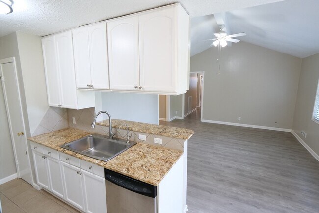 Building Photo - 5331 Inwood Dr