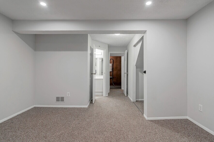 Building Photo - 1638 10th St S