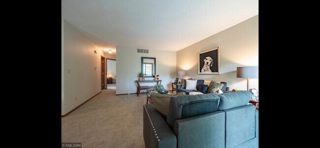 Building Photo - 10918 Quebec Ave S