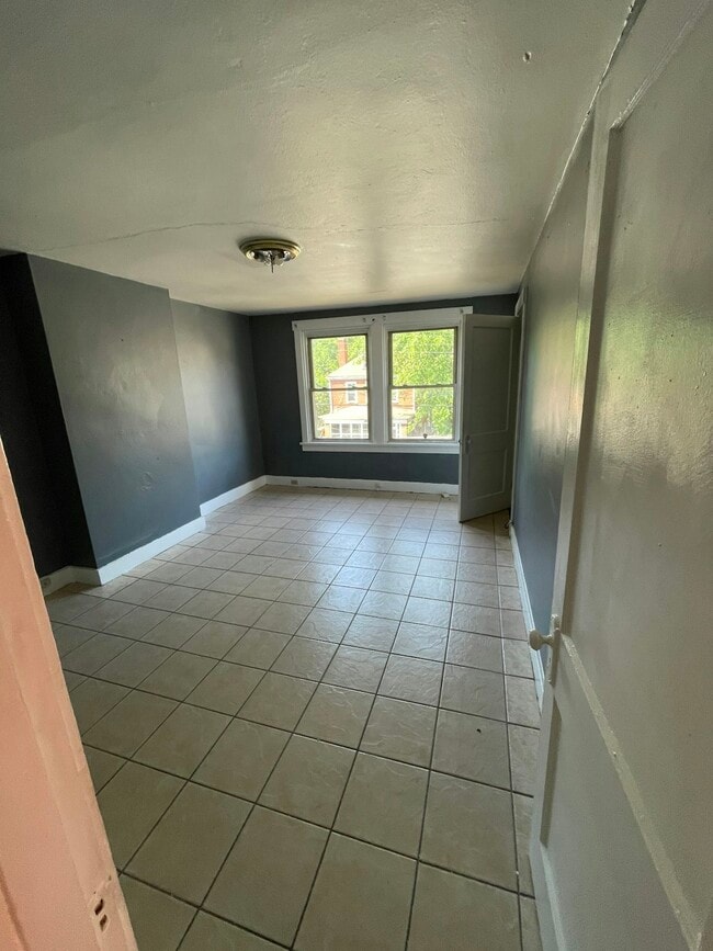 Building Photo - 6948 Mount Vernon St