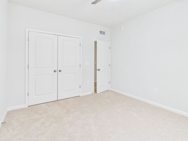 Building Photo - 640 Brookwood Glen Terrace