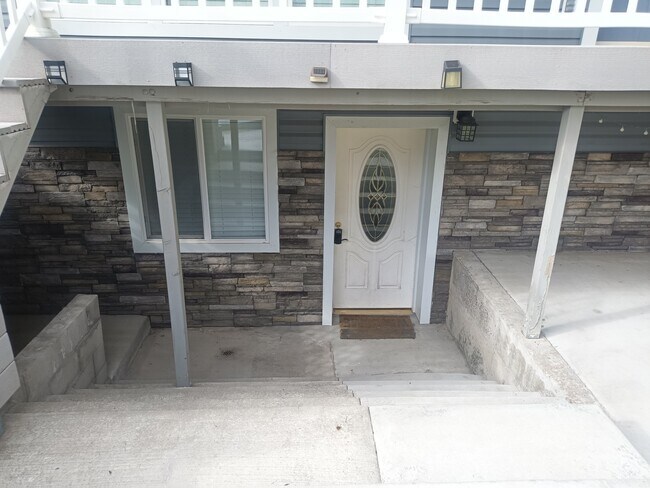 Building Photo - 9658 W Heather Rd