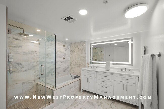 Building Photo - Spectacular Little Italy Loft at Doma, 2 Parking Spaces! Small Pet OK!