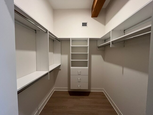 Building Photo - 1040 W Huron St