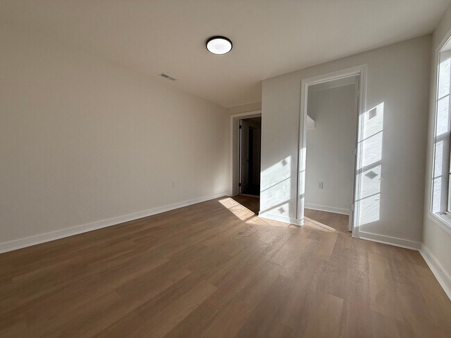 Building Photo - Available June 1st — Newly Remodeled 4BR / 2BA Home in Dalraida