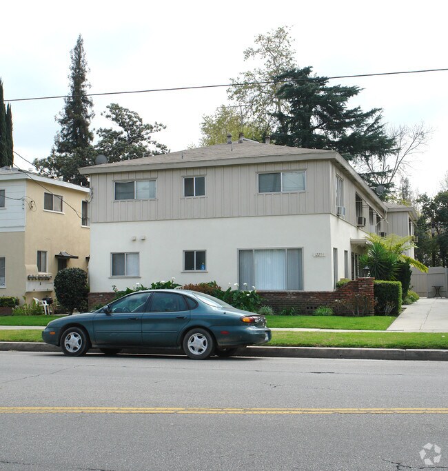 Primary Photo - 12254 Magnolia Blvd