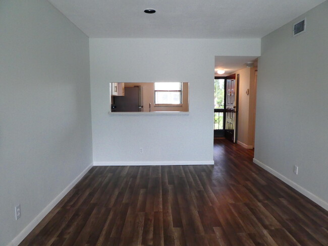 Building Photo - 7094 Golf Colony Ct