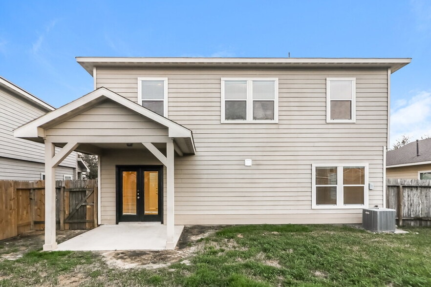 Building Photo - 19758 Crossfalls Ln