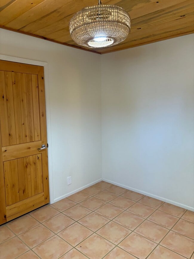 Building Photo - Unfurnished, 1-Year Long-Term Rental
