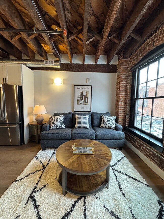 Building Photo - Now Leasing Newly Renovated Apartments in ...