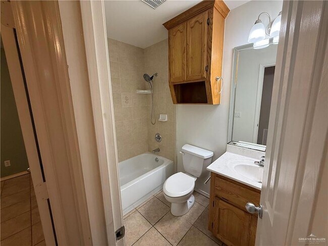 Building Photo - 3836 Frontier Dr