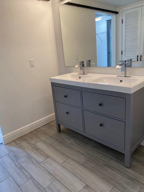 Vanity - 830 Pinewood Ct