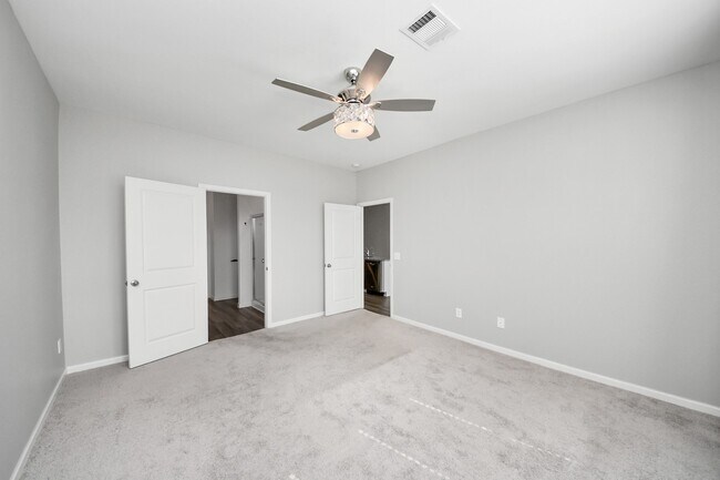 Building Photo - 6306 Highland Trl Dr