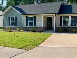 Building Photo - 3167 Misty Ridge Dr