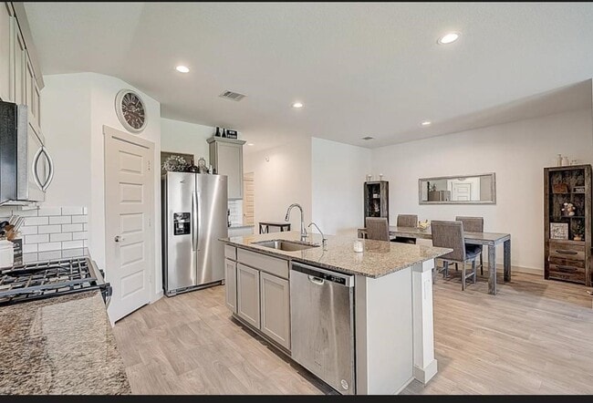 Building Photo - 1246 Truckee River Dr