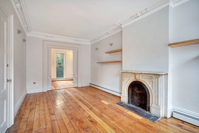 Building Photo - 520 Manila Ave